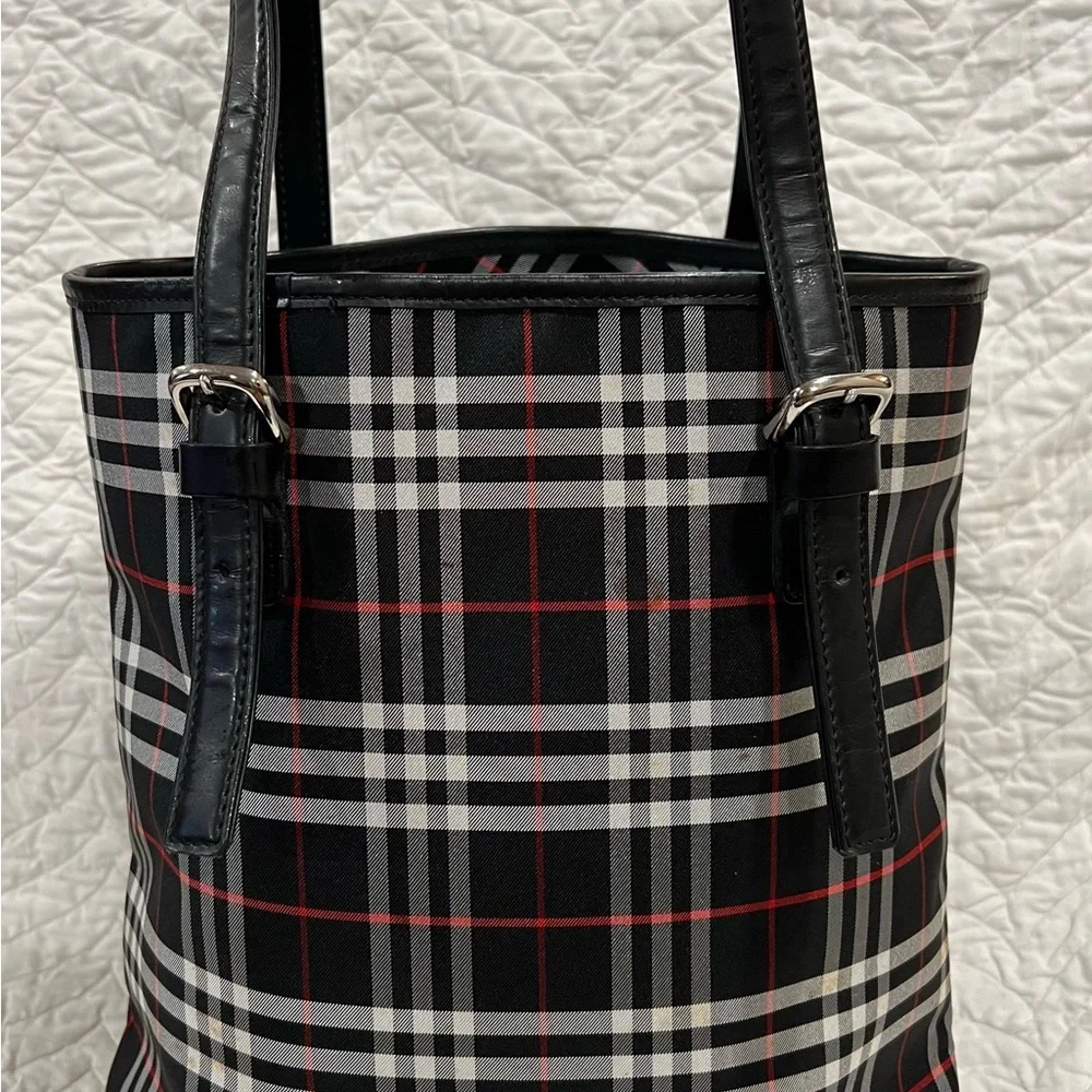 Burberry Bucket - Picture 1 of 9